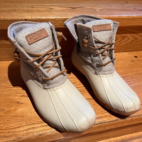 Sperry boots size 7 gently used! Great condition! - Picture 2 of 4
